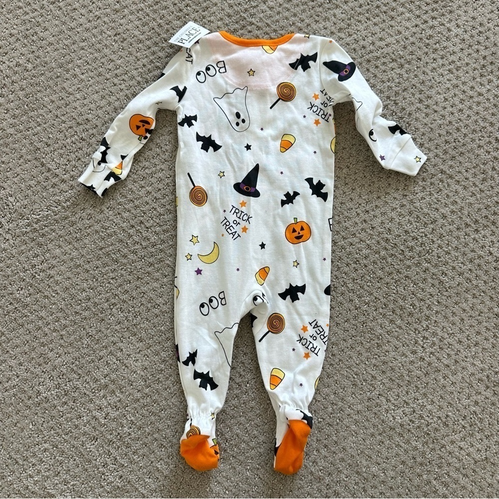 NWT Halloween Long Sleeve Onesie & Pajama Bundle 0-3 Months - Picture 8 of 11